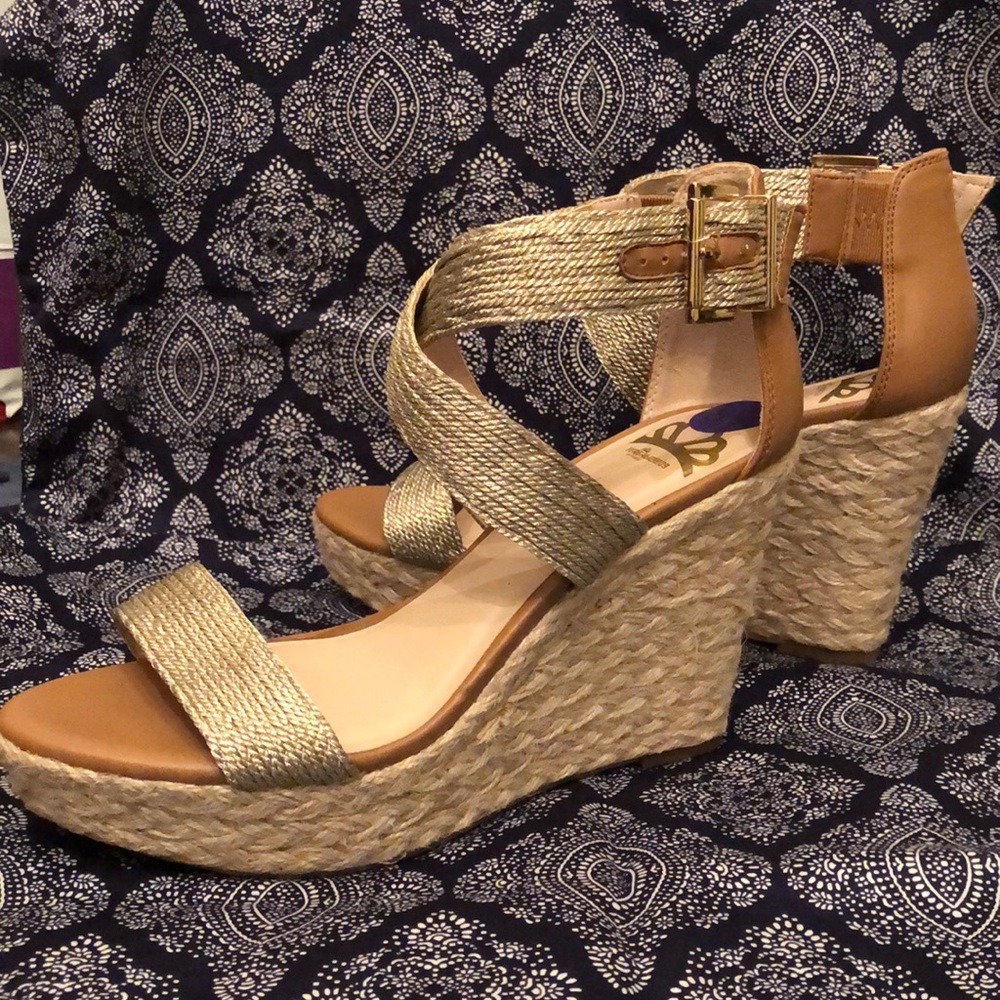 Wedge sandals